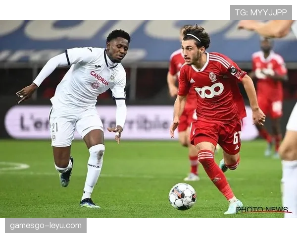 标准列日中场组织能力显著提升,新赛季备战状态全面回暖 标准列日中场组织能力显著提升,新赛季备战状态全面回暖