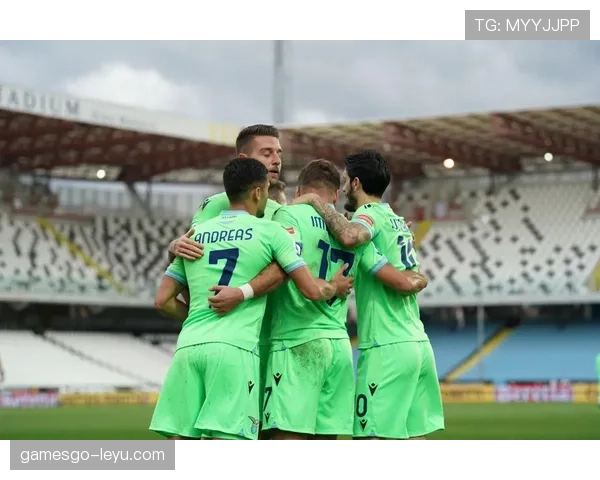 斯佩齐亚防线稳固助力球队状态回升，稳步向前迈进