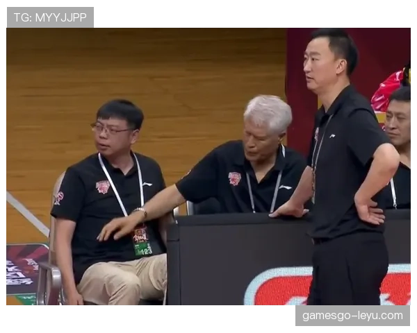 裁判判罚引争议,焦点之战再掀舆论风波 裁判判罚引争议,焦点之战再掀舆论风波