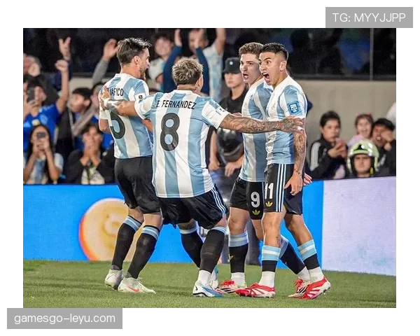 南美足球定位球战术革新:精妙布局助球队关键战取胜,表现惊艳 南美足球定位球战术革新:精妙布局助球队关键战取胜,表现惊艳