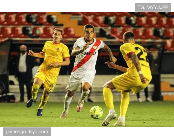 斯卡洛尼战术革新引领球队稳步崛起，开创足球战术新潮流