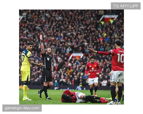 英超黄牌激增引热议:争议判罚与球队纪律问题成焦点 英超黄牌激增引热议:争议判罚与球队纪律问题成焦点