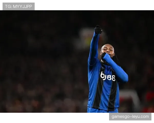 阿莱克斯·麦卡锡稳健发挥助球队斩获英超关键胜利 阿莱克斯·麦卡锡稳健发挥助球队斩获英超关键胜利